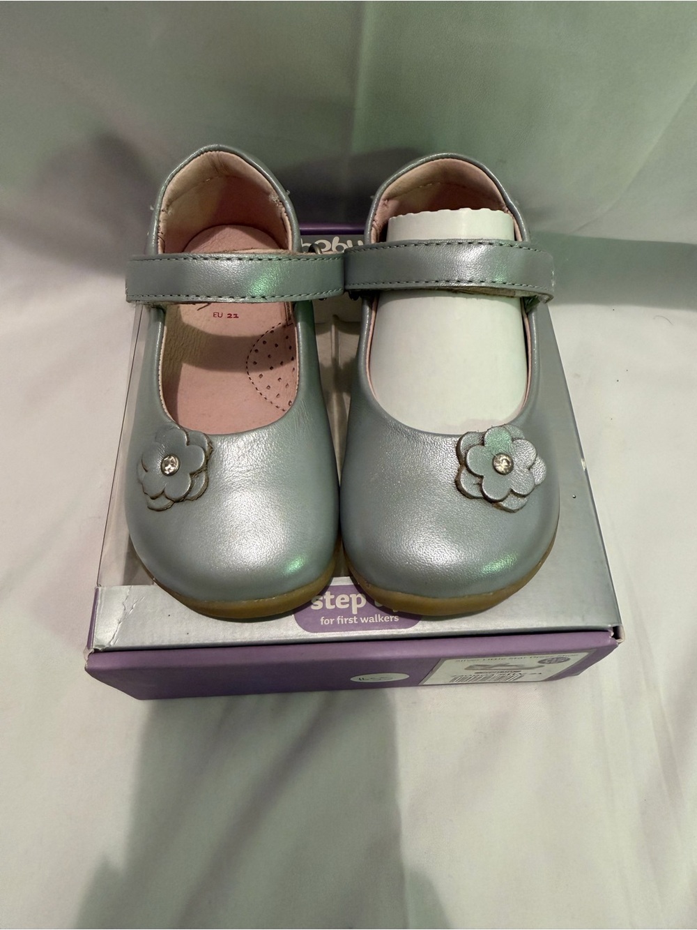 NWT Bobux Step Up Silver Little Star Mary Jane Dress Shoe Size 21 EU 5 US